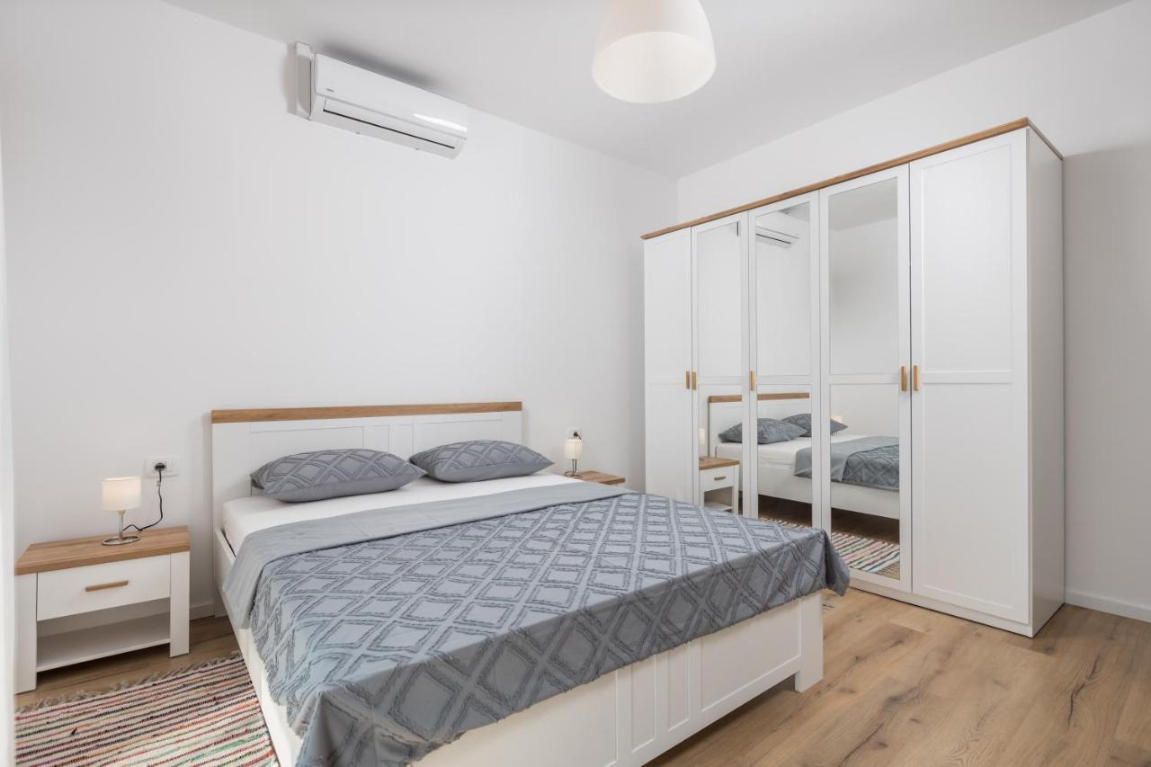 Apartment Div Laurana Esterno foto